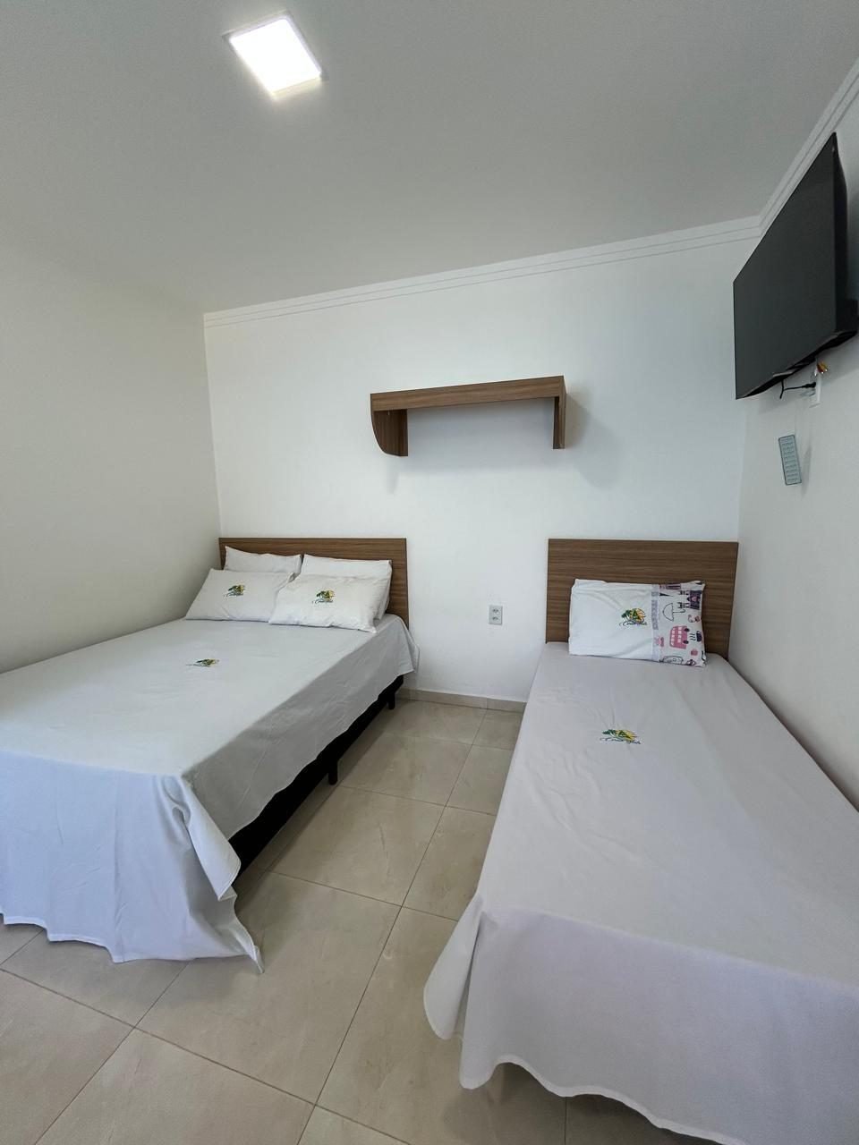 Flat com cama de casal e cama de solteiro